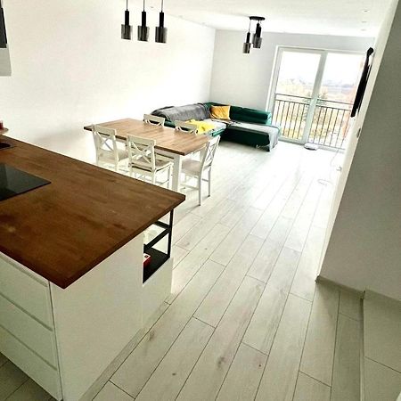 Skyview Apartament Lägenhet Przemyśl Exteriör bild